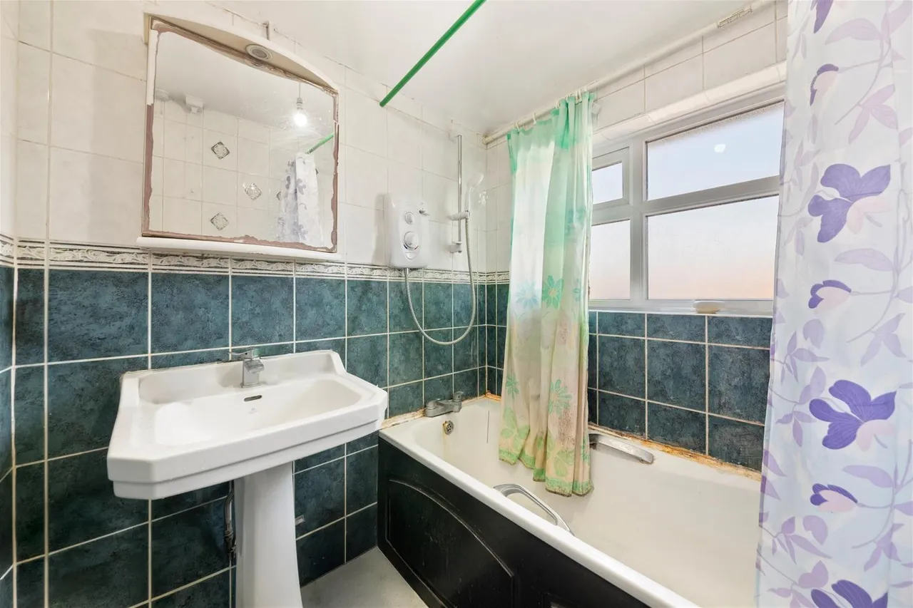 Barrack Road, Hounslow, photo 11