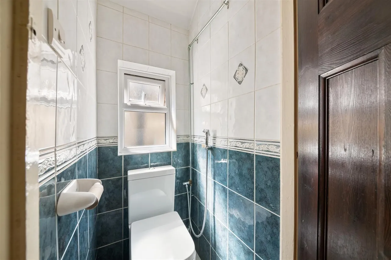 Barrack Road, Hounslow, photo 10