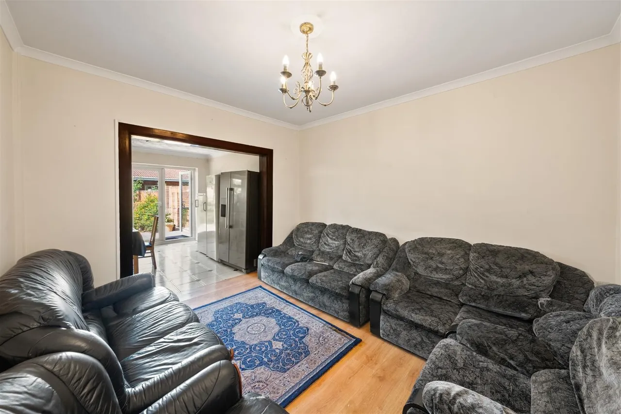 Barrack Road, Hounslow, photo 3
