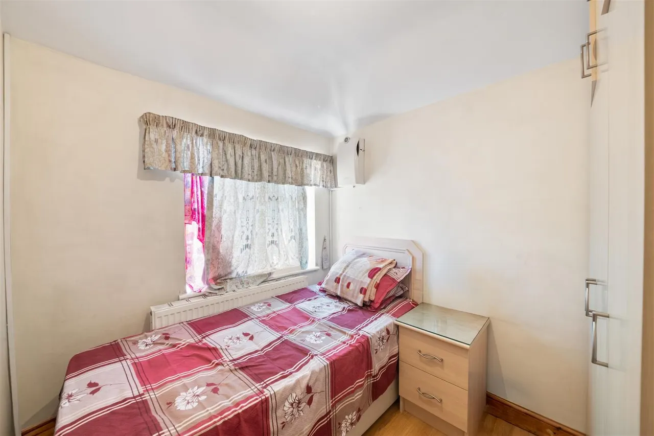 Barrack Road, Hounslow, photo 8