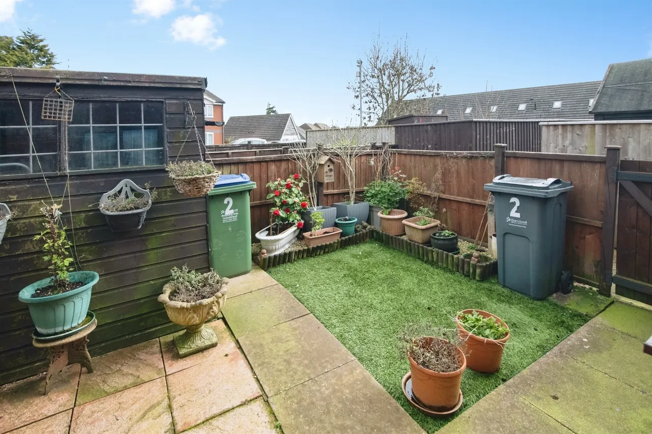 The Pineways, Oldbury, B69, photo 11