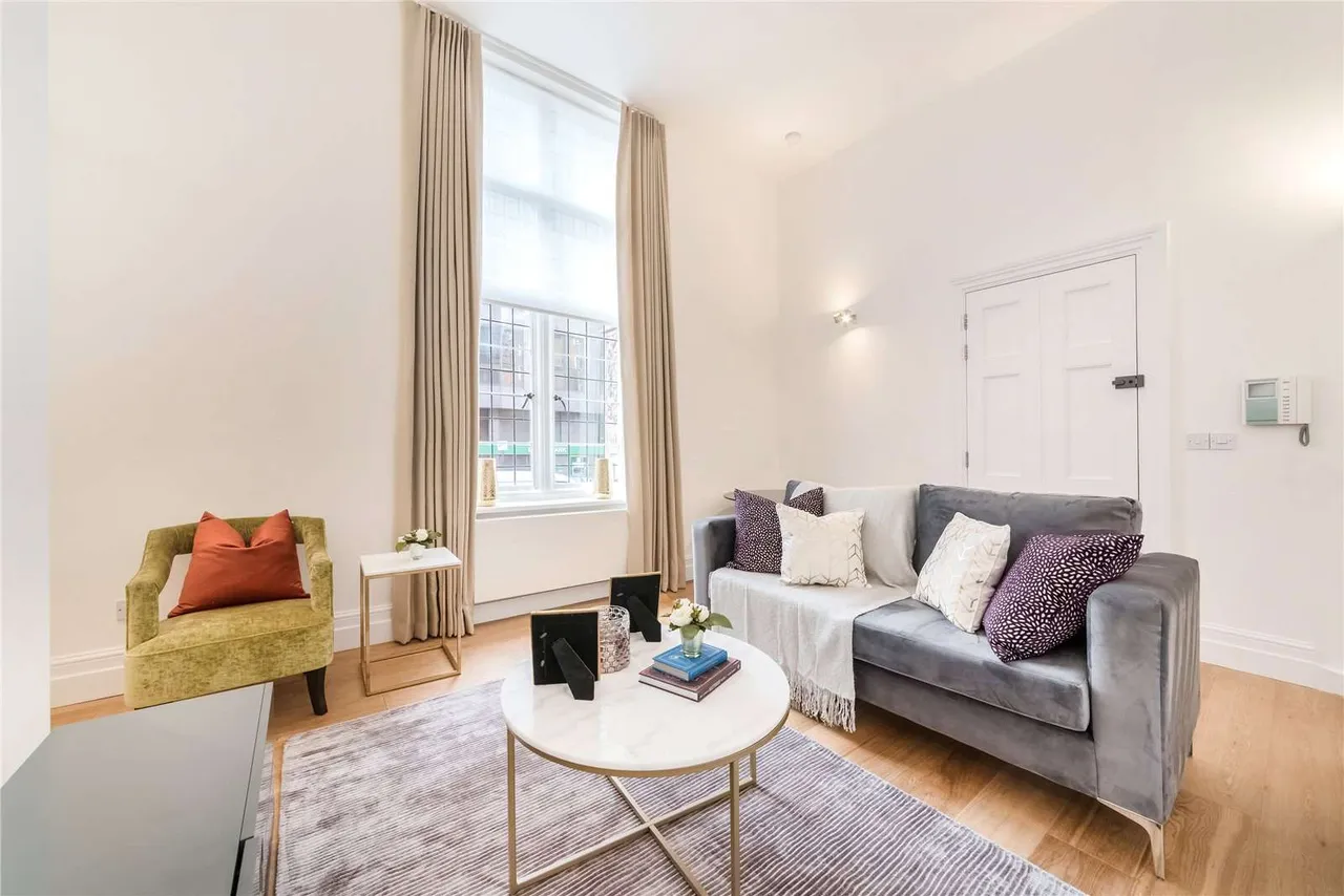 2 bed flat to rent — Caxton Hall, 10 Caxton Street, St James' Park, London, SW1H 0AQ