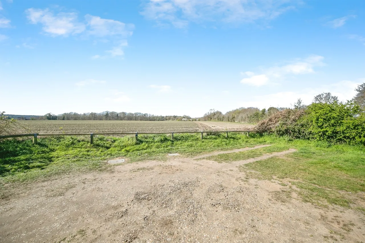 High Corner, Butley, IP12, photo 15