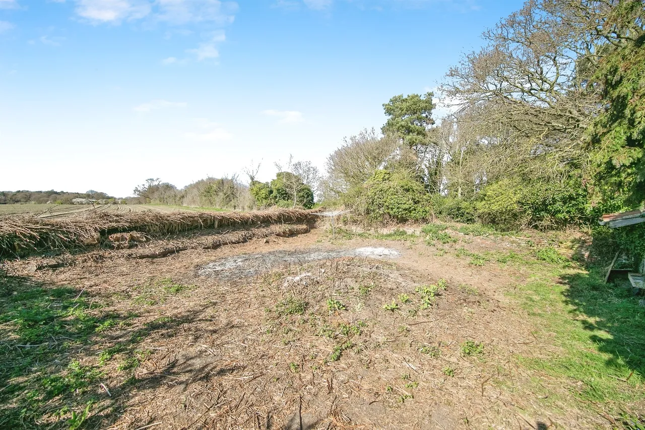 High Corner, Butley, IP12, photo 14