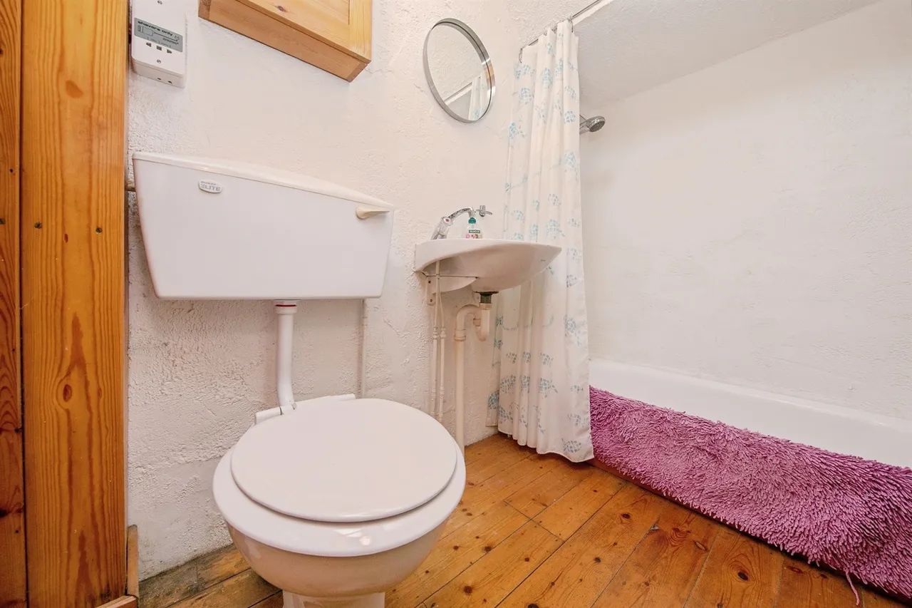High Corner, Butley, IP12, photo 12
