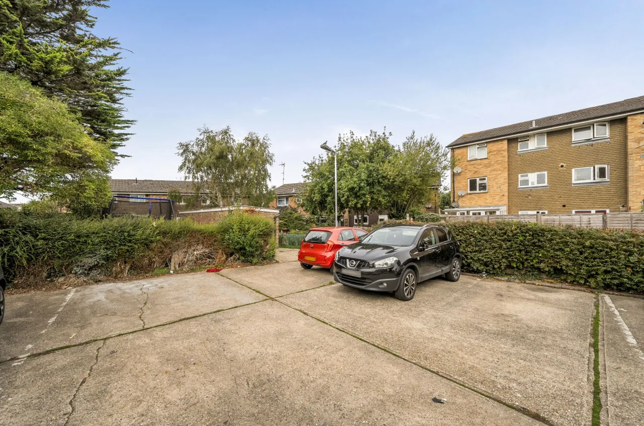 Swanfield Drive, Chichester, PO19, photo 18