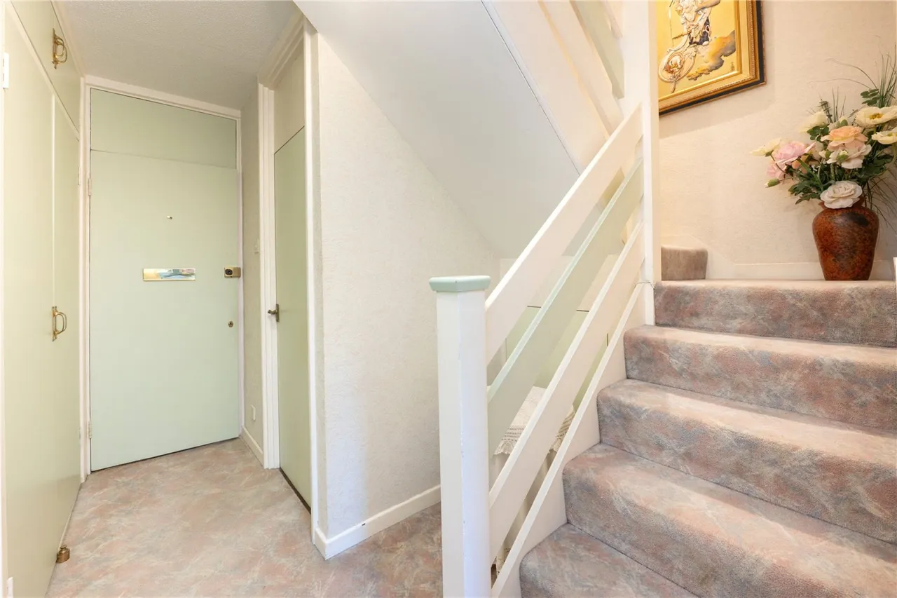 Claudia Place, Southfields, photo 12