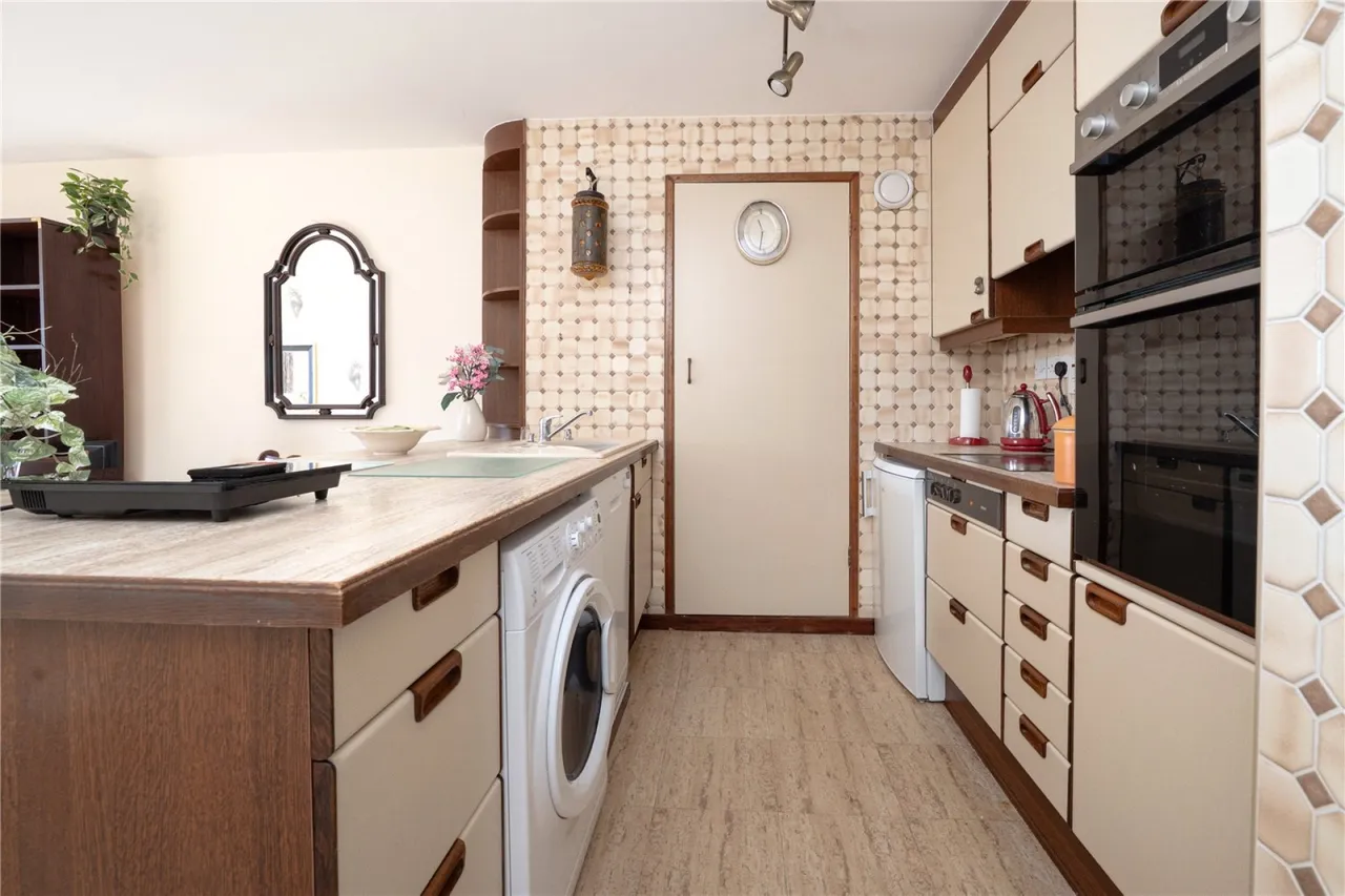 Claudia Place, Southfields, photo 10