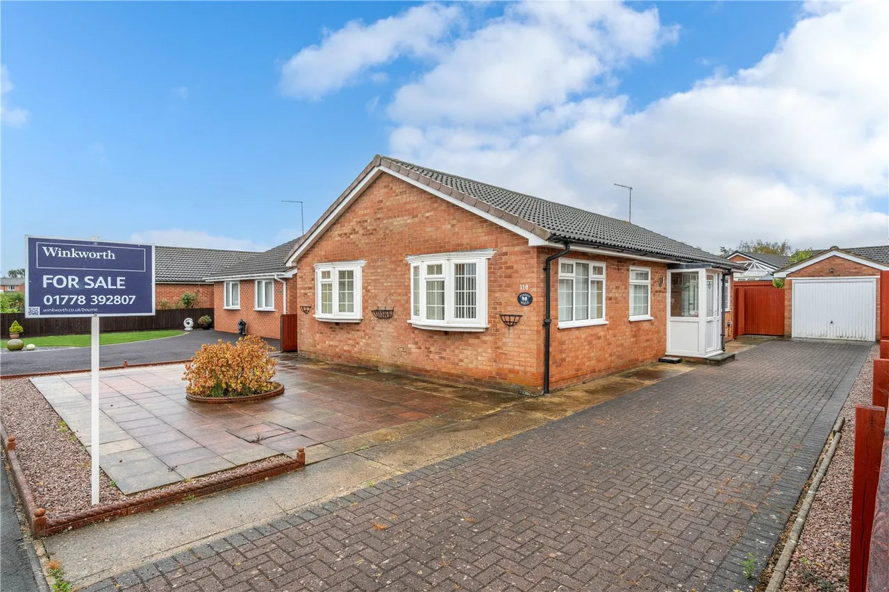 3 bed house for sale, Beech Avenue, Bourne, PE10