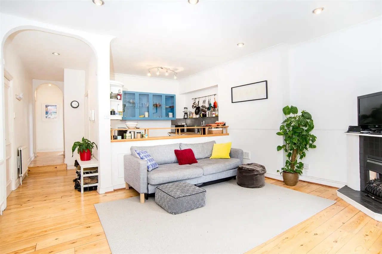 Greencroft Gardens South Hampstead, London NW6 3PH, photo 2