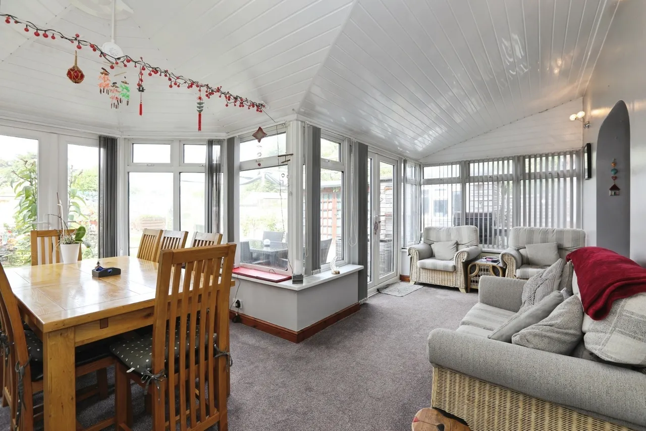 Lodge Close, Crawley, RH11, photo 4