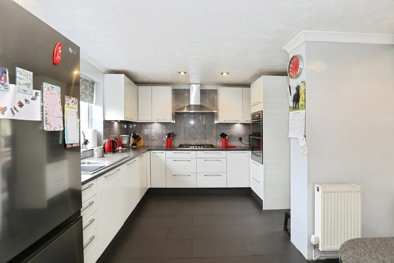 Lodge Close, Crawley, RH11, photo 8