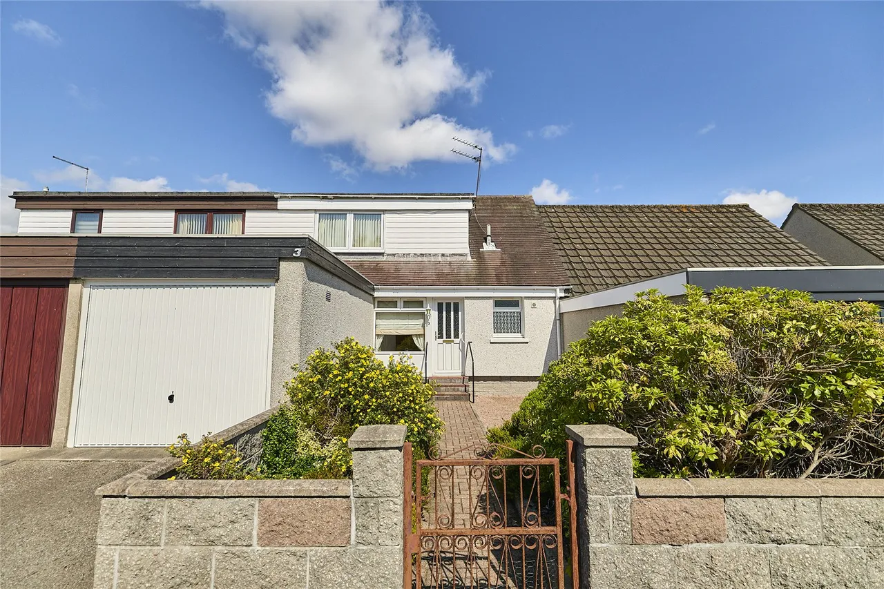 2 bed house for sale, Drinnies Crescent, Dyce, AB21