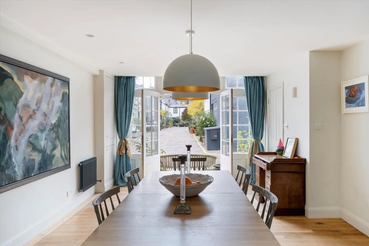 Pembridge Mews, Notting Hill, W11, photo 2