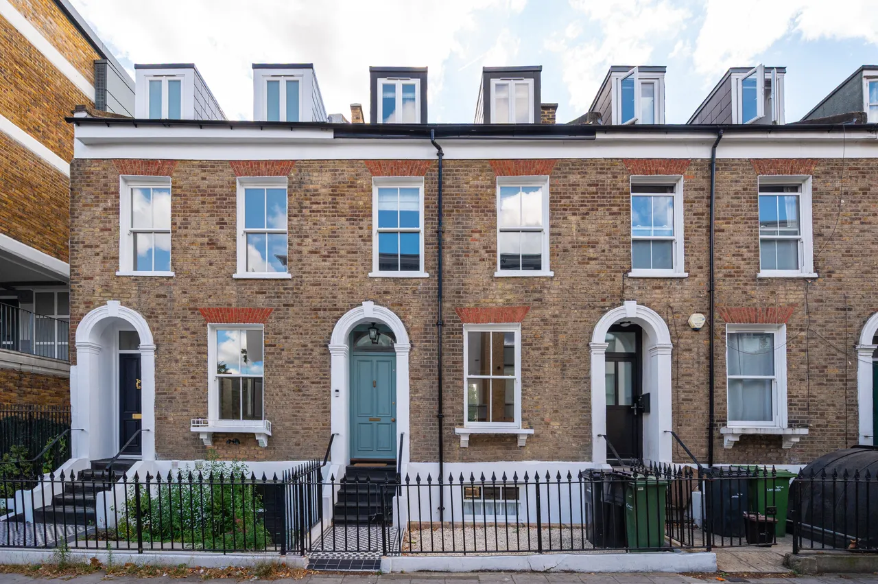 4 bed house for sale — 9 Sidney Road, London