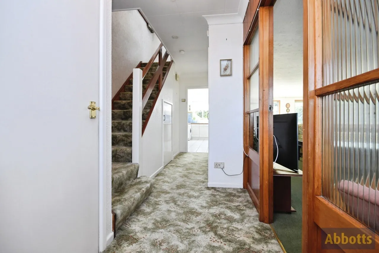 Burrows Way, Rayleigh, Essex, SS6, photo 2