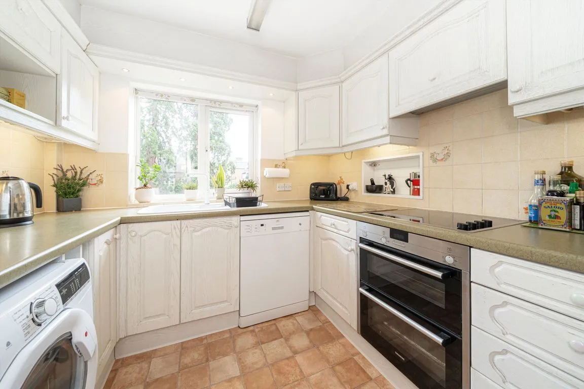 Twickenham Road, TW11, photo 6