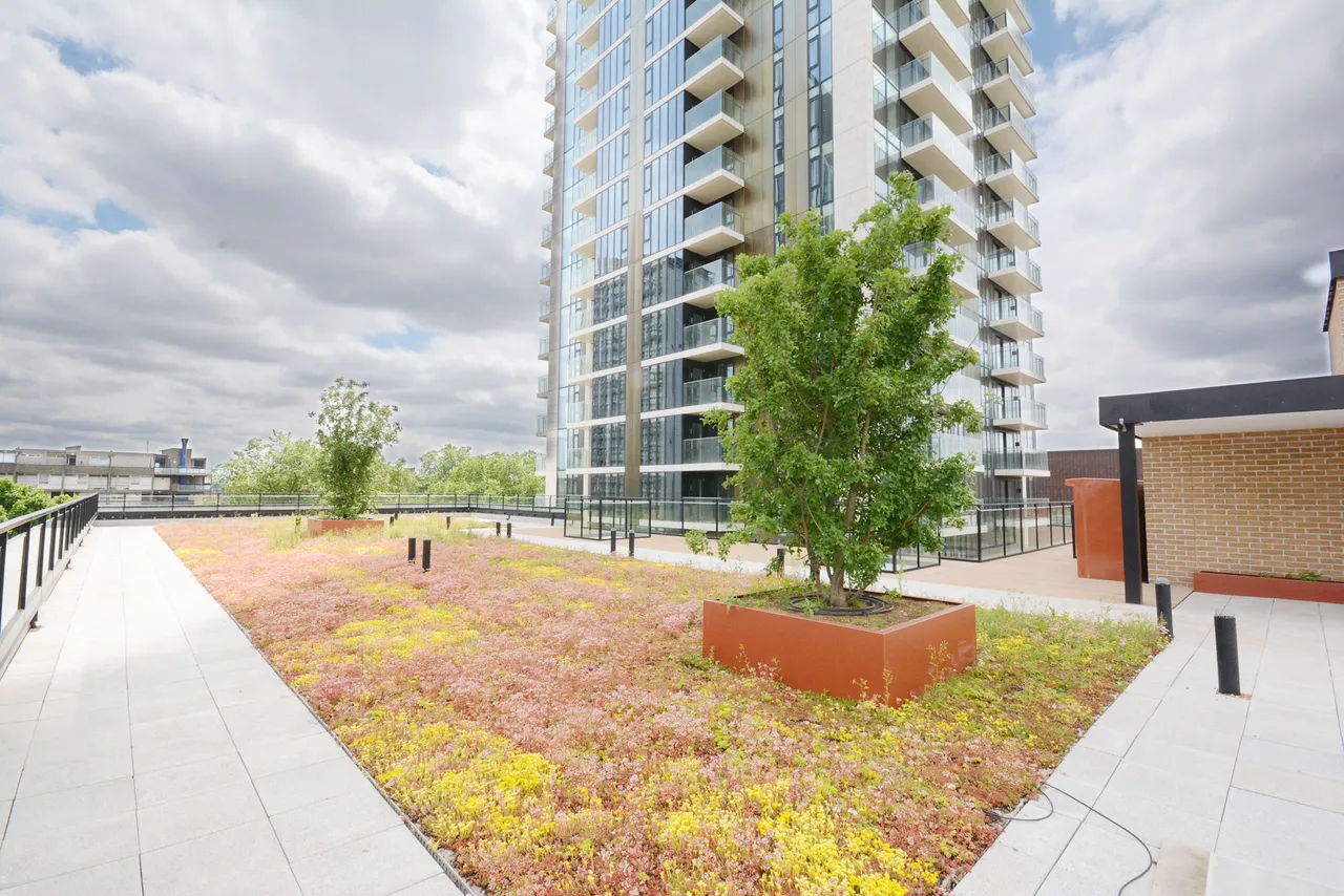 Apartment 2408, One The Elephant, 1 St Gabriel Walk, London, photo 2