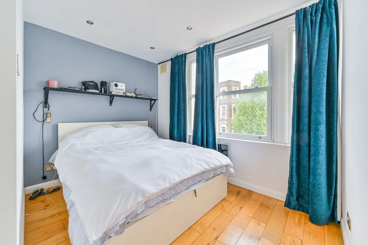 Flat 2, 6 Fernhead Road, London, photo 4