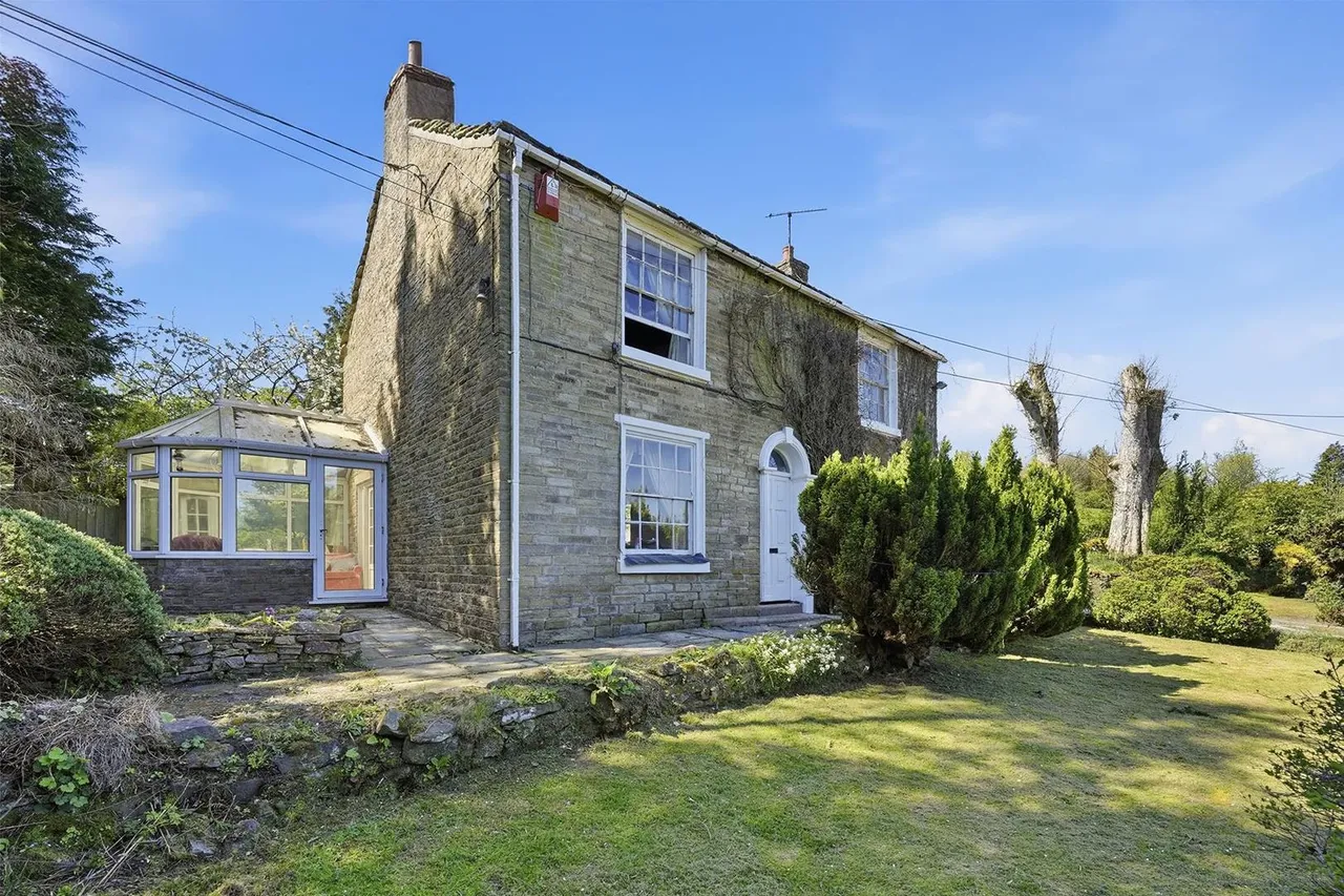 3 bed property for sale — Calrofold Lane, Rainow