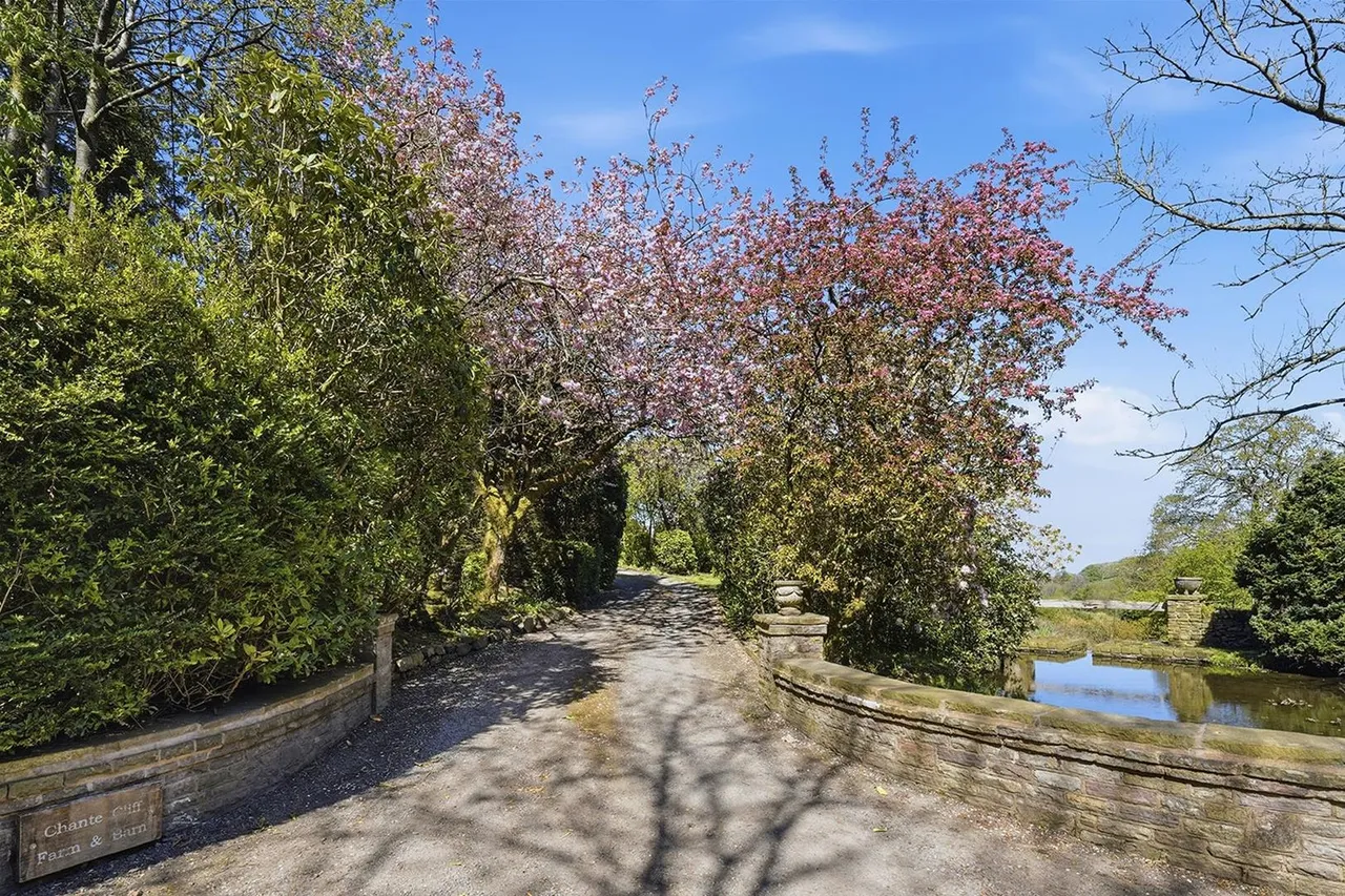 Calrofold Lane, Rainow, photo 24