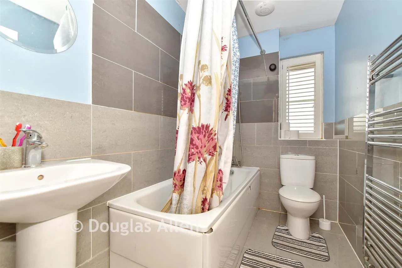 Markhams Close, Basildon, SS15, photo 9