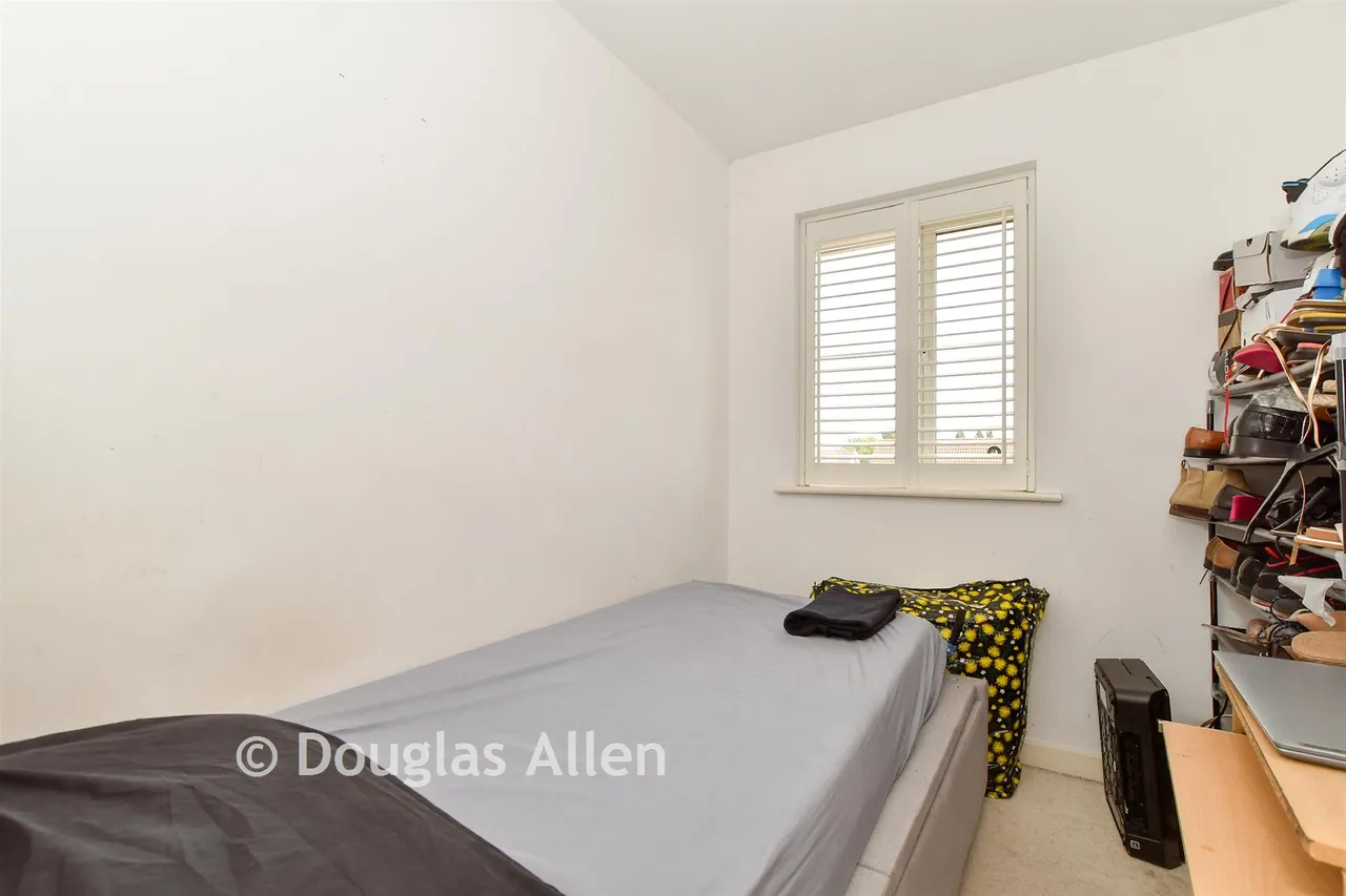 Markhams Close, Basildon, SS15, photo 8
