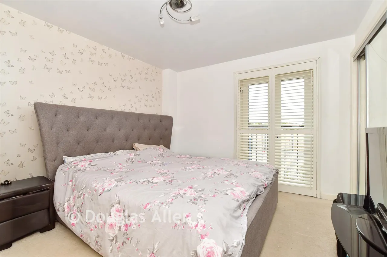 Markhams Close, Basildon, SS15, photo 12