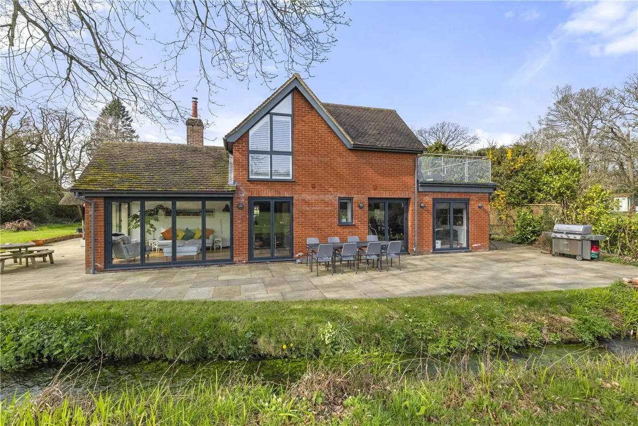 Broad Oak, Odiham, Hook, Hampshire, RG29 1AH, photo 6