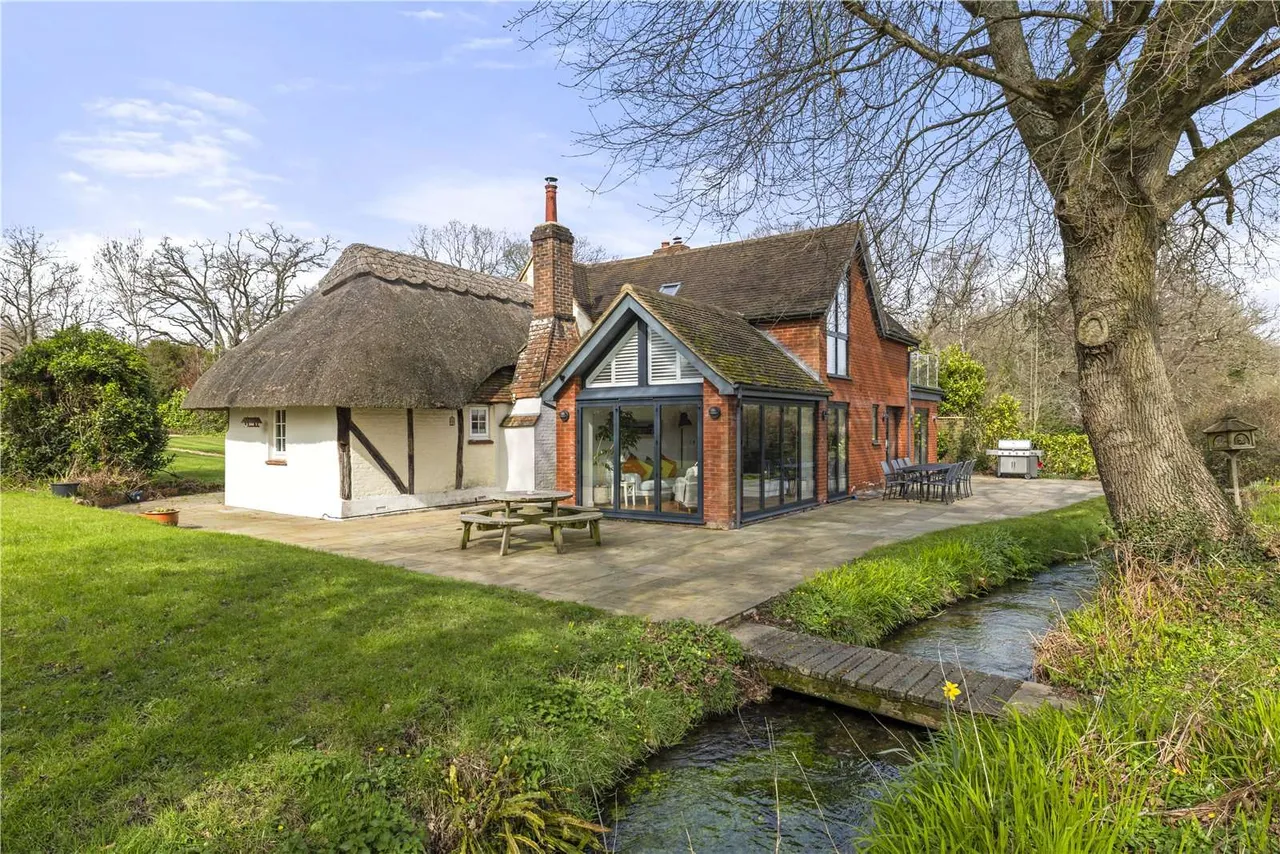 Broad Oak, Odiham, Hook, Hampshire, RG29 1AH, photo 8