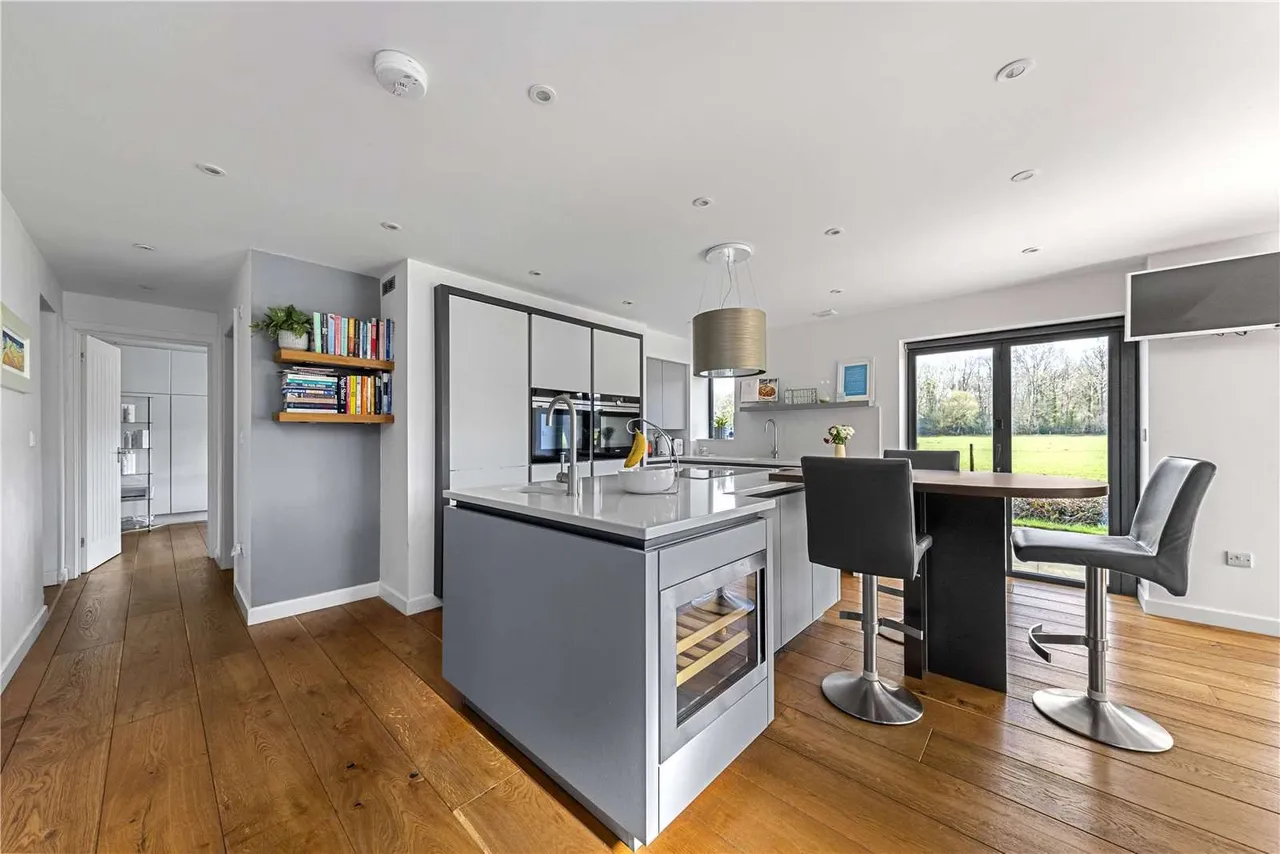 Broad Oak, Odiham, Hook, Hampshire, RG29 1AH, photo 10