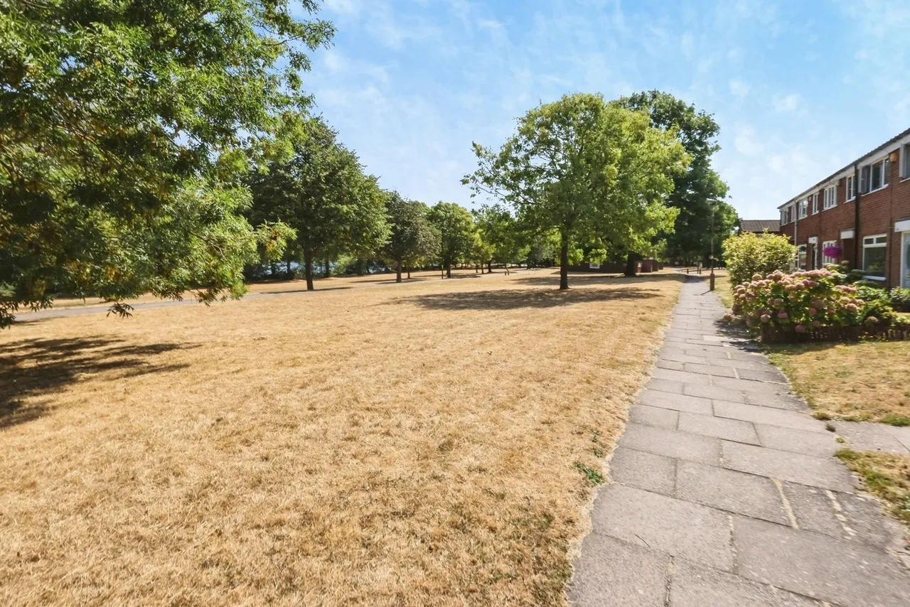 Lakeside Walk, Birmingham, B23, photo 2