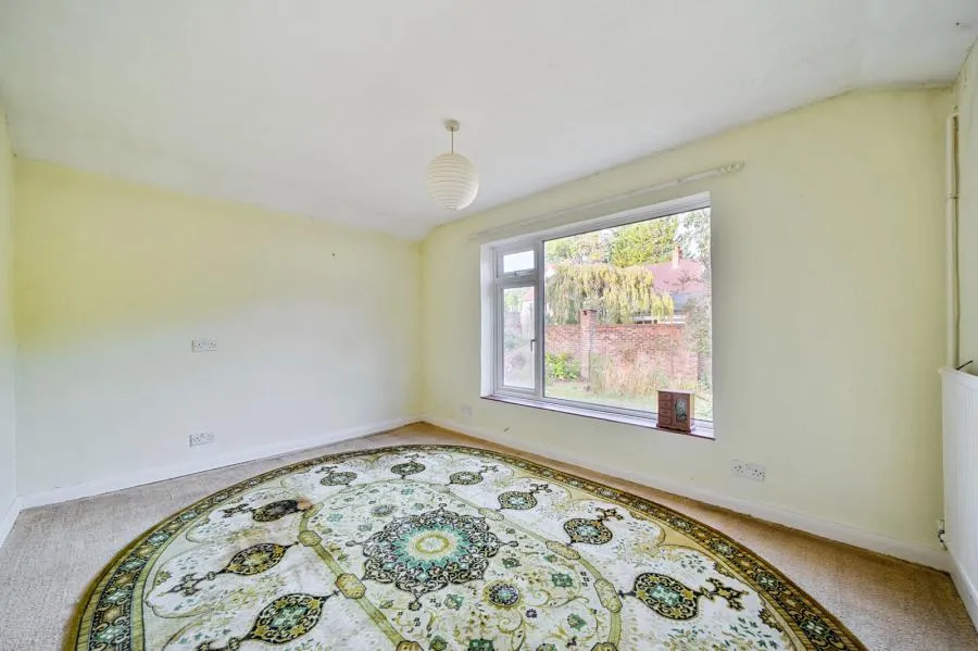 White Rose Lane, Woking, GU22, photo 9