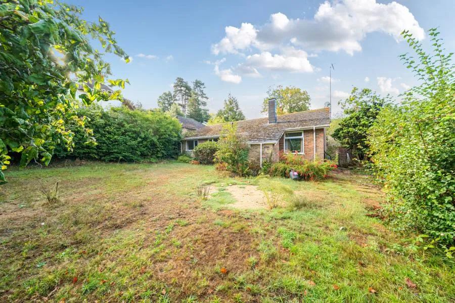 White Rose Lane, Woking, GU22, photo 8