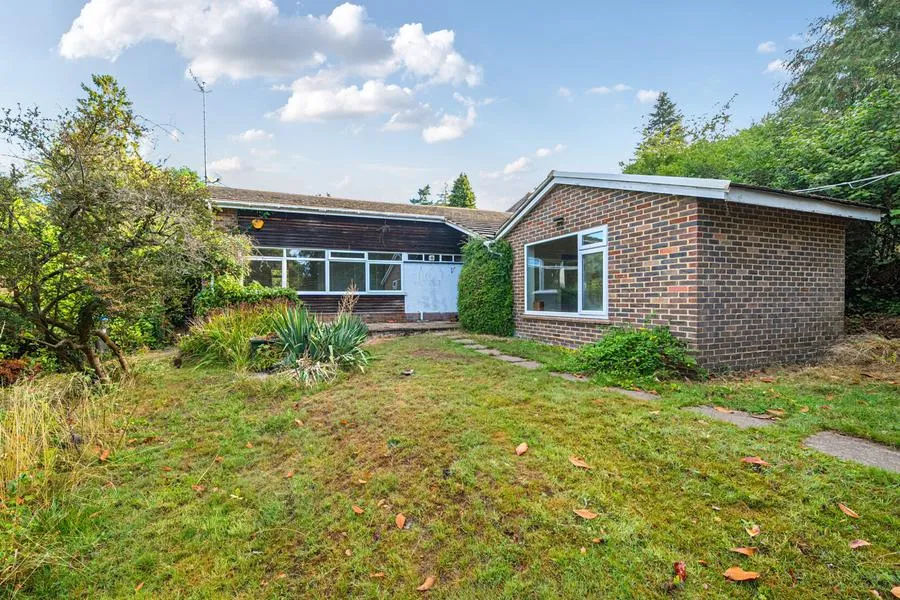 4 bed house for sale, White Rose Lane, Woking, GU22