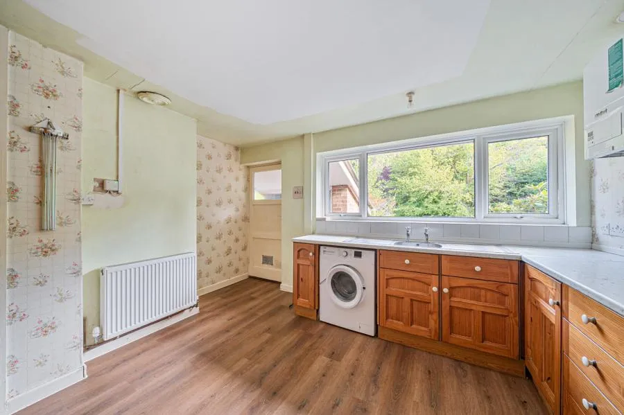 White Rose Lane, Woking, GU22, photo 5