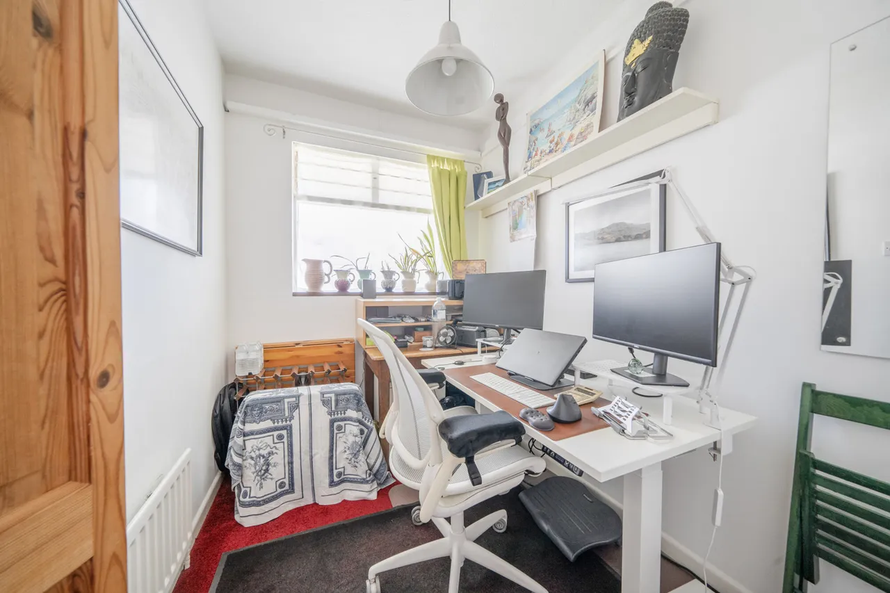 Curzon Avenue, Stanmore, HA7, photo 13