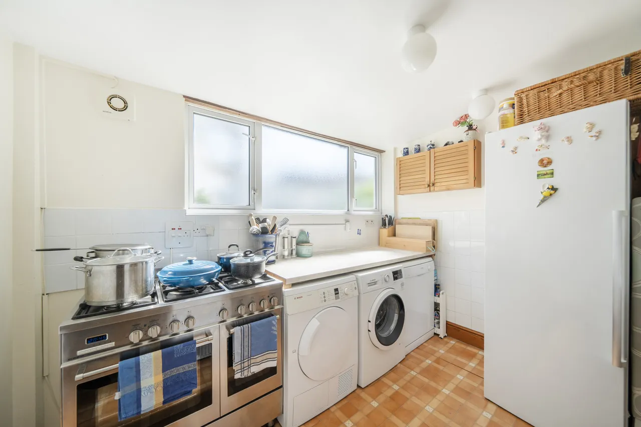 Curzon Avenue, Stanmore, HA7, photo 5