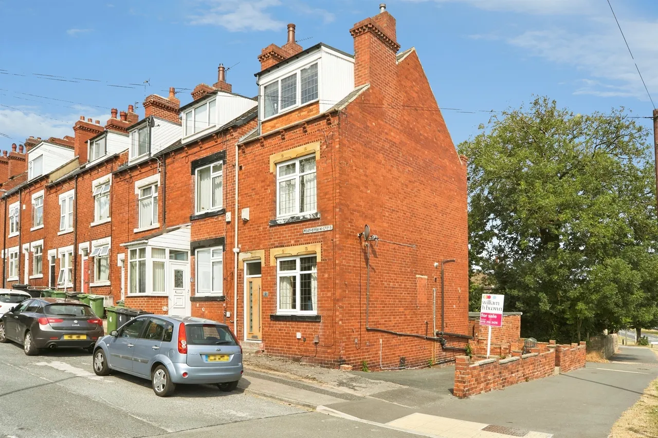 4 bed house for sale — Featherbank Grove, Horsforth, Leeds