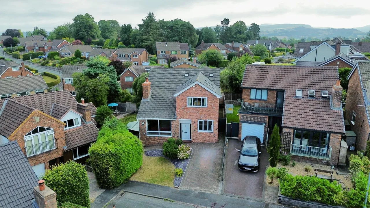 Vine Close, Macclesfield, SK11, photo 15