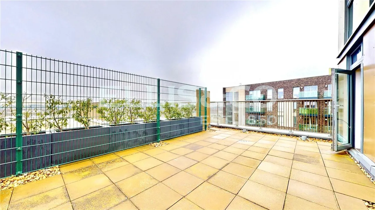 High Road, Wembley, HA9, photo 8
