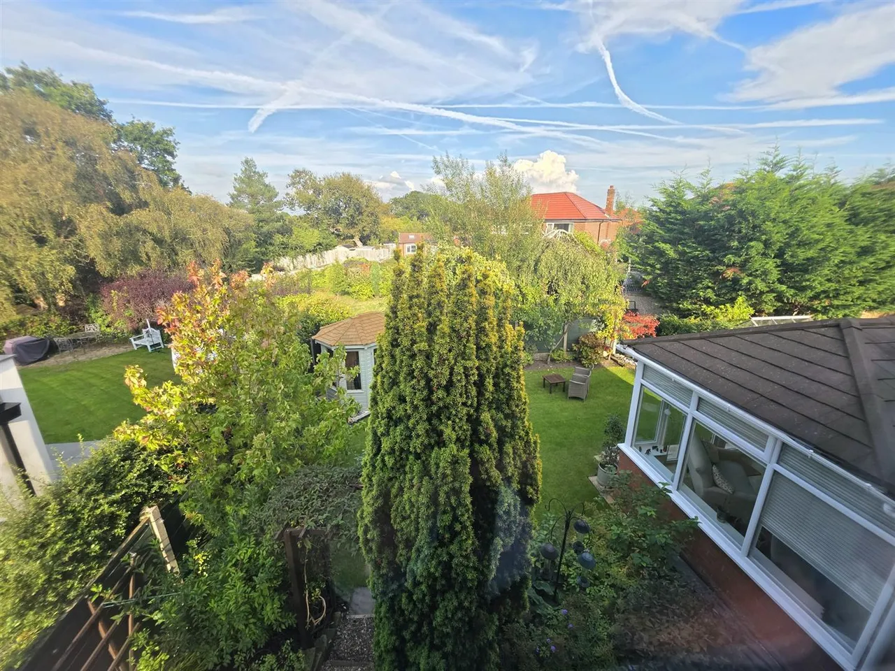 New Hall Avenue, Heald Green, photo 18