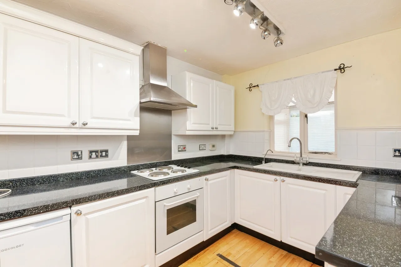 Sandwich Road, CLACTON-ON-SEA, Essex, CO15, photo 5