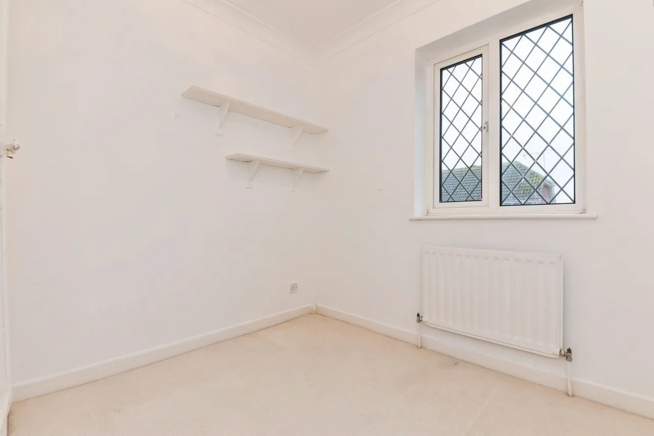 Sandwich Road, CLACTON-ON-SEA, Essex, CO15, photo 15