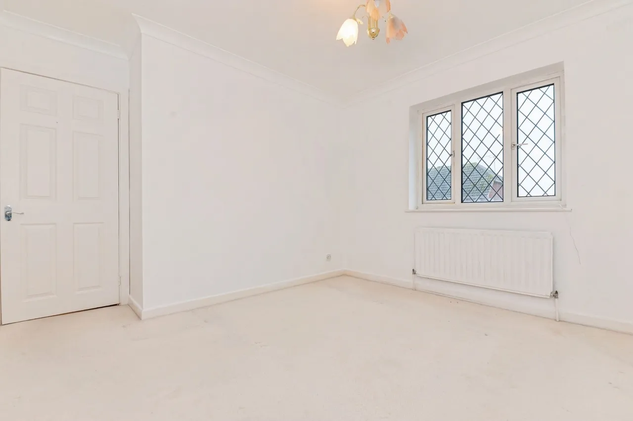 Sandwich Road, CLACTON-ON-SEA, Essex, CO15, photo 12