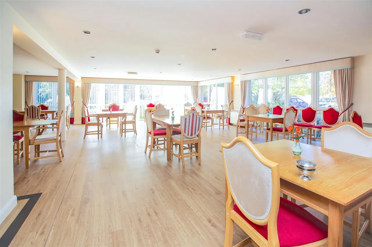 Station Approach, Cheadle Hulme, SK8, photo 12