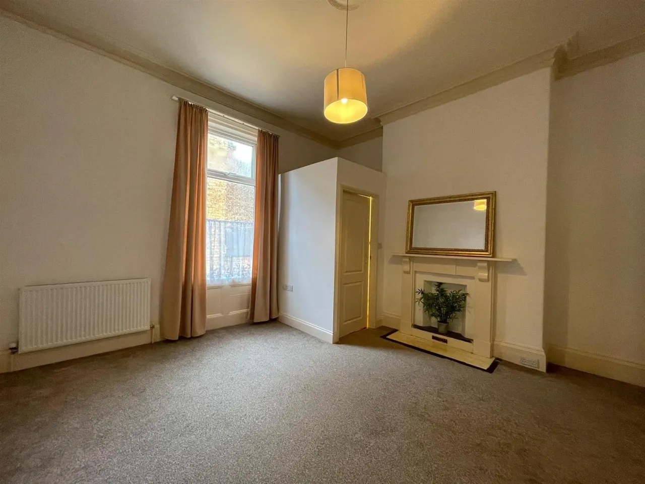 28 Esplanade Gardens, Scarborough YO11 2AP, photo 4