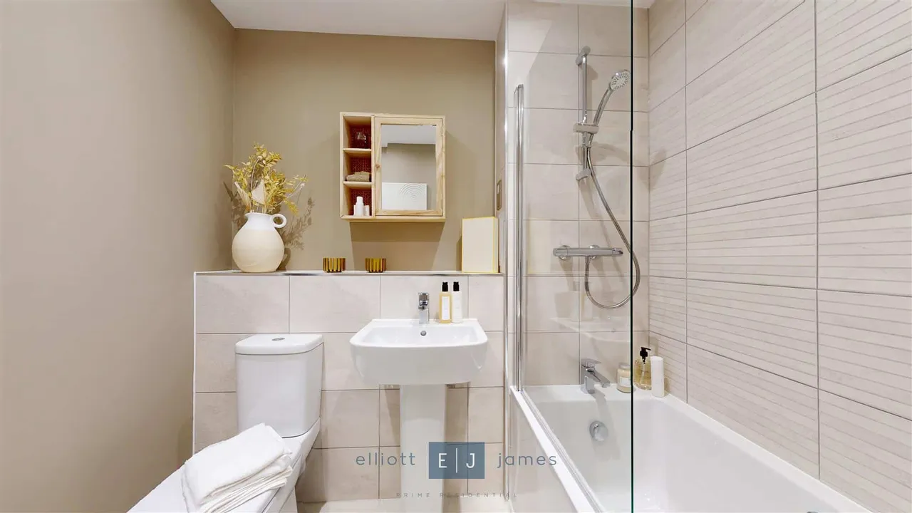 Borders Lane, Loughton, IG10, photo 10