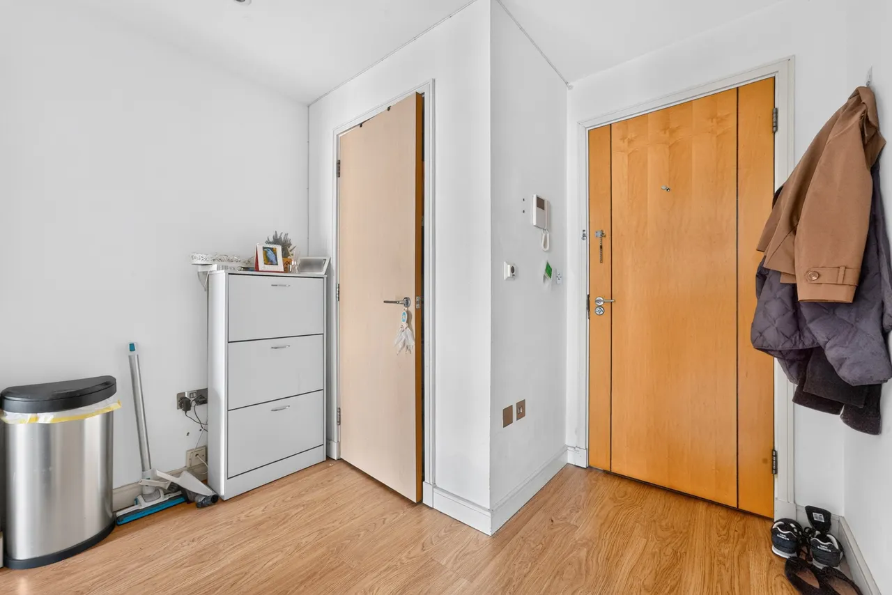 Western Gateway, London, E16, photo 10