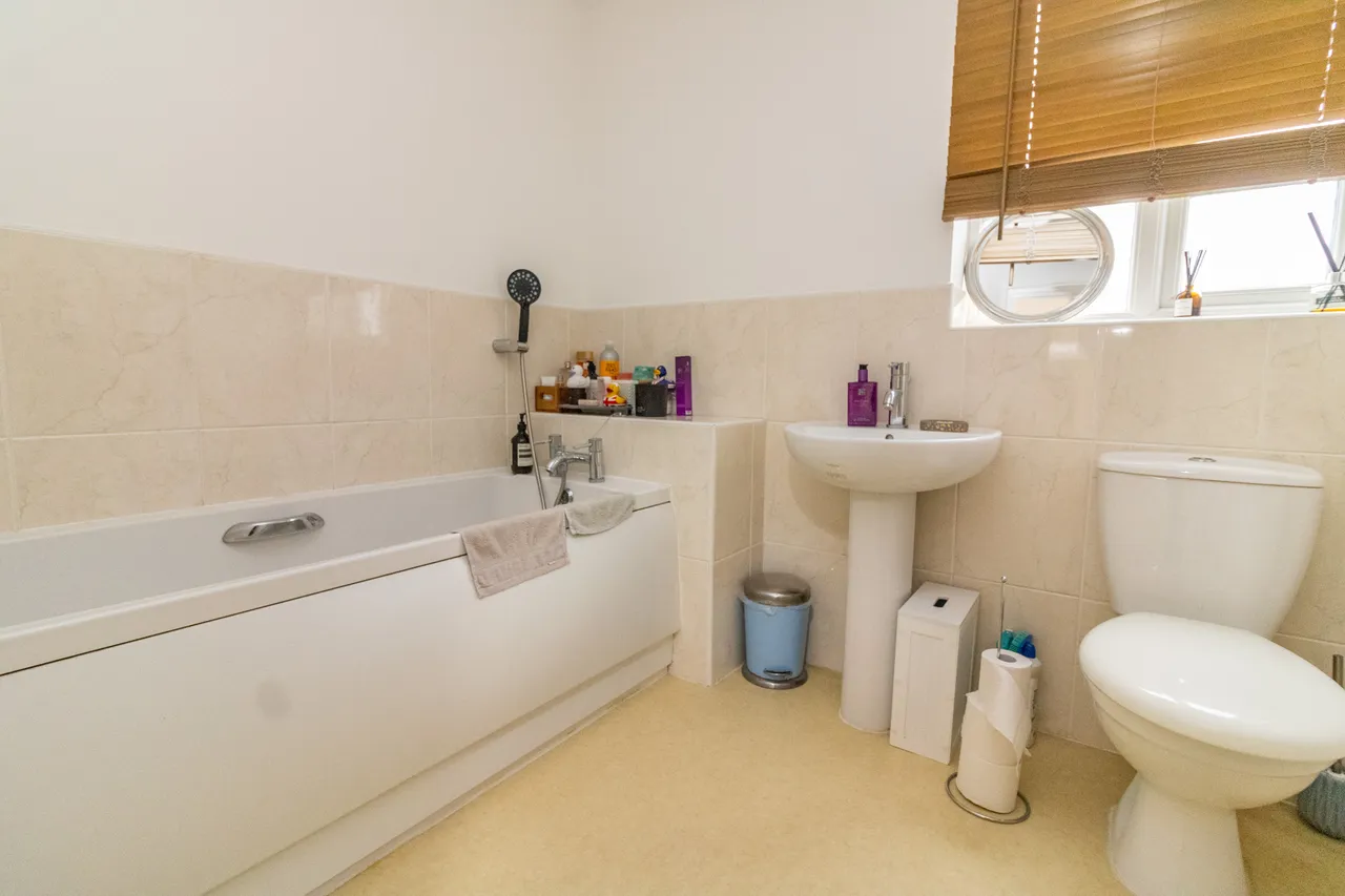 Ruskin Field, Anstey, LE7, photo 24